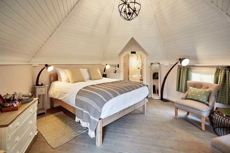 Can You Have a Bedroom in a Log Cabin?