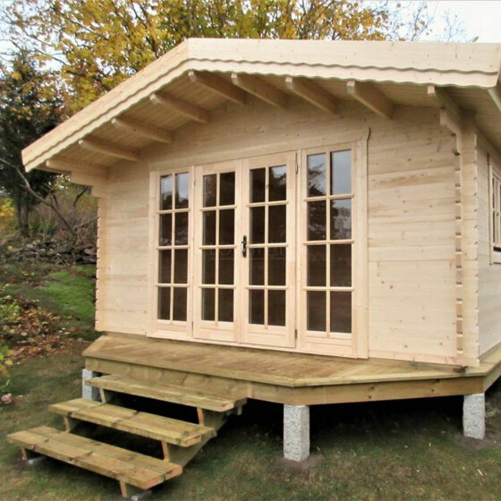 traditional Log Cabin