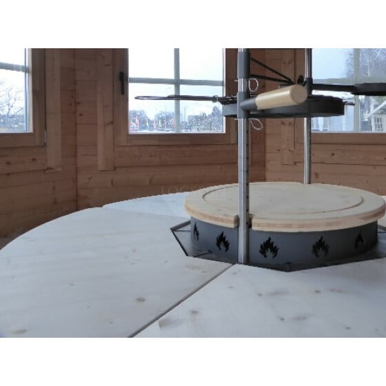 BBQ Hut Central Table