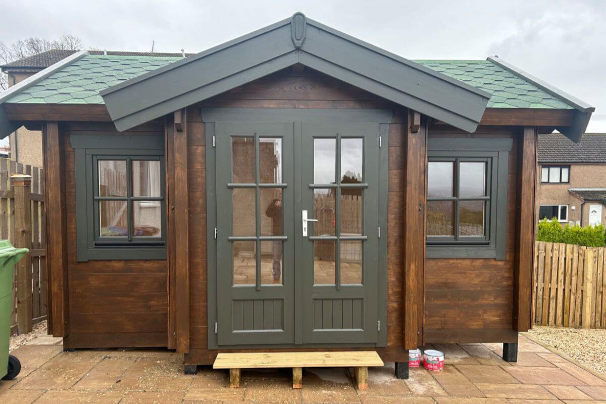 Bella Log Cabin