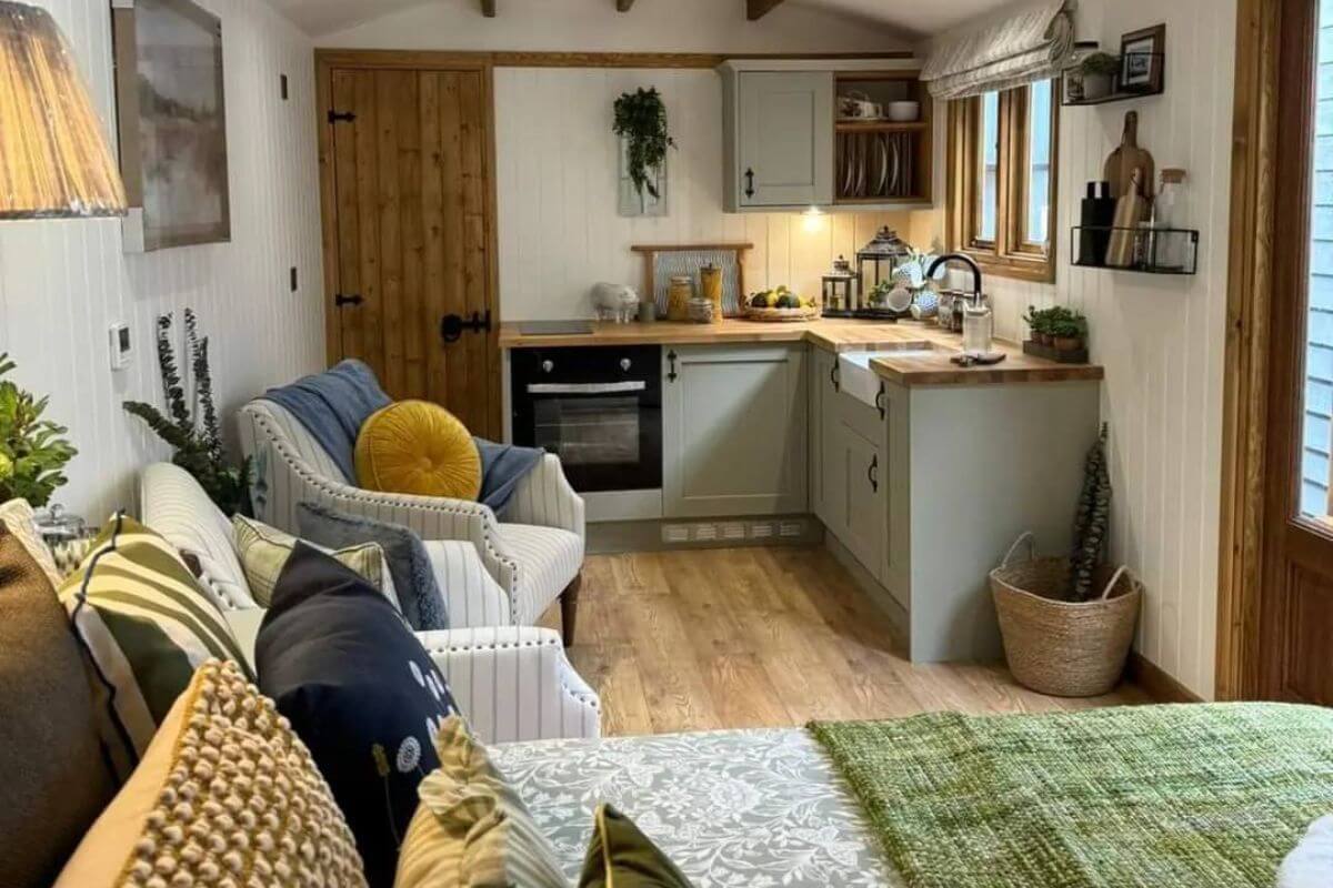 Jura Shepherds Hut Interior